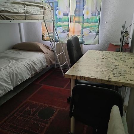 Habitacion Privada, Luminosa Y Bien Comunicada Мадрид Экстерьер фото